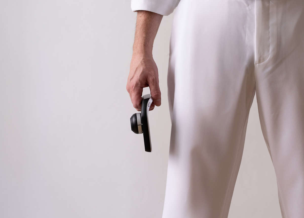 DermLite skeen one-piece design